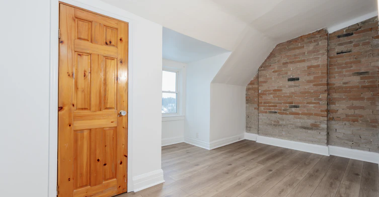 15 Indian Cres Upper Road, Toronto, ON, M6P 2E9 - 16