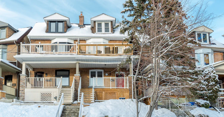 15 Indian Cres Upper Road, Toronto, ON, M6P 2E9