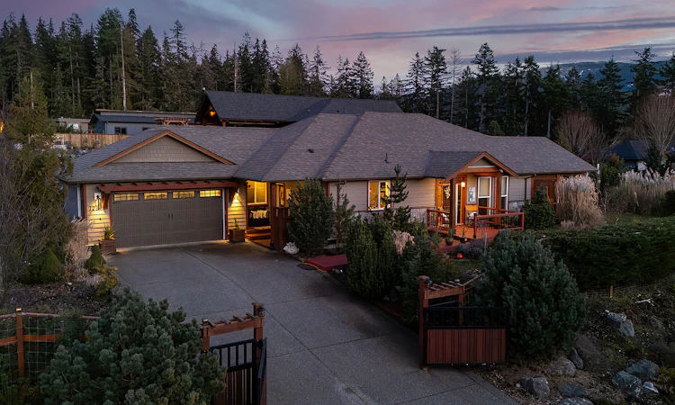 7284 Lakefront Drive