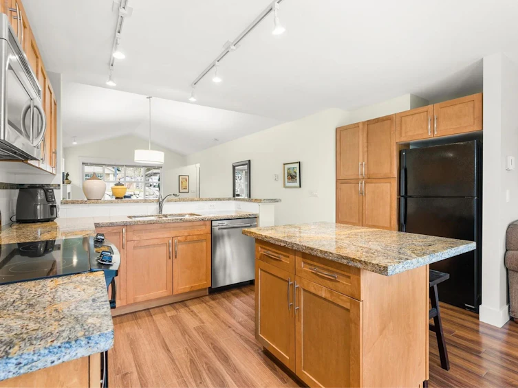 6231 Kevins Road, Sechelt, BC, V7Z 0V2 - 9