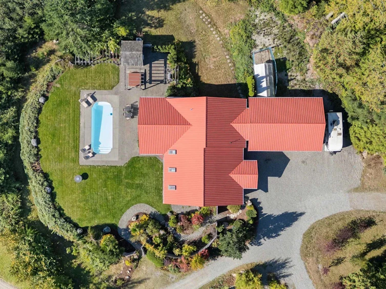 2440 Sunshine Coast Highway, Roberts Creek, BC, V0N 2W5 - 3