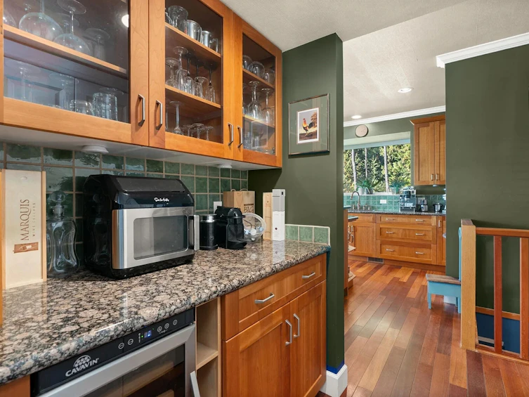2440 Sunshine Coast Highway, Roberts Creek, BC, V0N 2W5 - 13