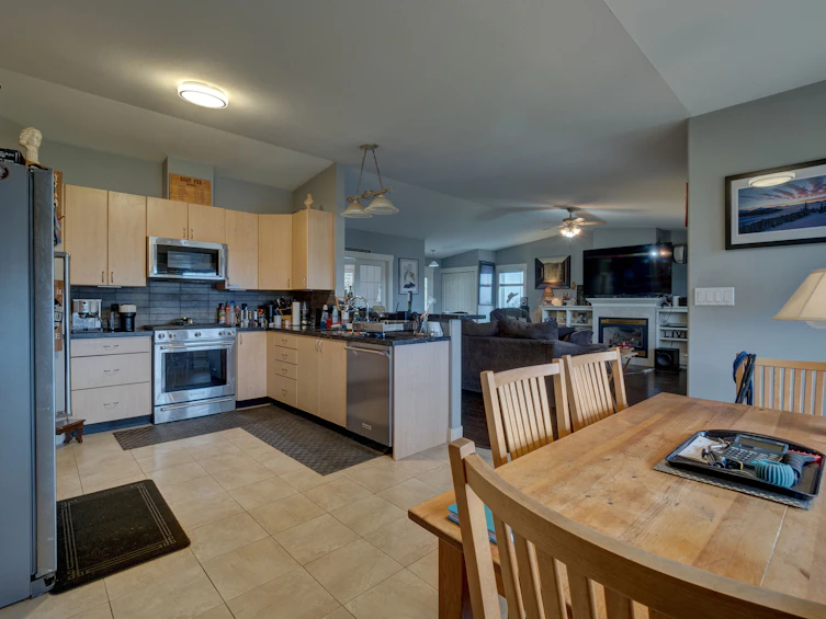 5641 Nickerson Road, Sechelt, BC, V7Z 0M6 - 12