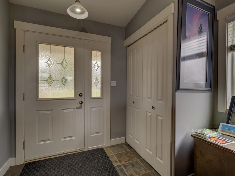 5641 Nickerson Road, Sechelt, BC, V7Z 0M6 - 5