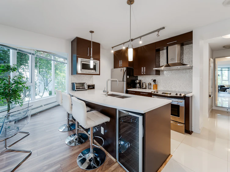 301-689 Abbott Street, Vancouver, BC, V6B 0J2 - 3