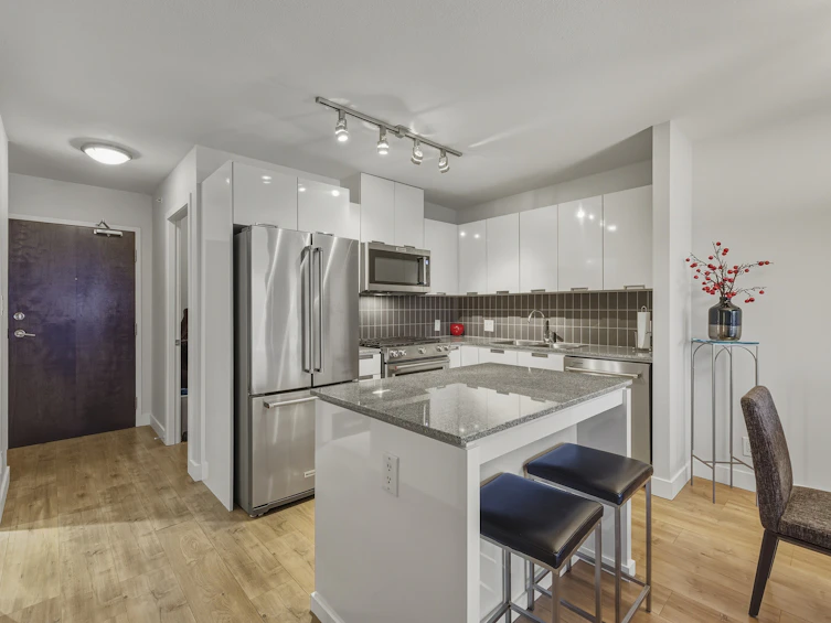 1102-151 W 2nd Street, North Vancouver, BC, V7M 3P1 - 3