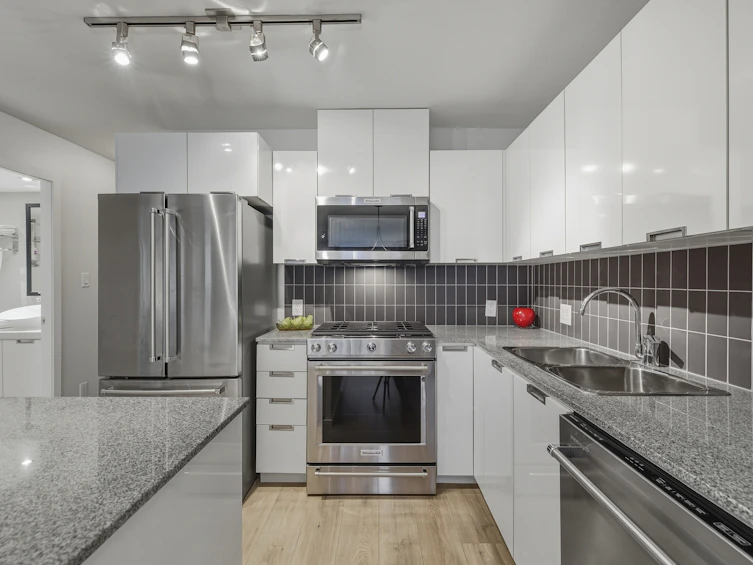 1102-151 W 2nd Street, North Vancouver, BC, V7M 3P1 - 5