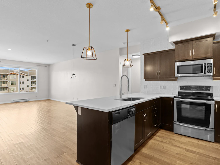 302-3735 Casorso Road, Kelowna, BC, V1W 5G1 - 2