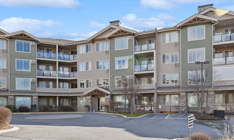 302-3735 Casorso Road