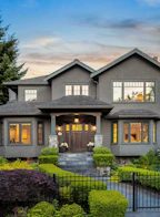 2318 Oliver Crescent