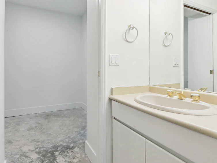 15095 Royal Avenue, Surrey, BC, V4B 1M1 - 22