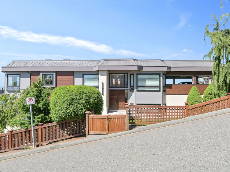 15095 Royal Avenue, Surrey, BC, V4B 1M1