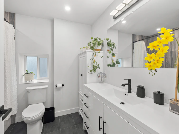 203-1943 E 1st Avenue, Vancouver, BC, V5N 1B3 - 9