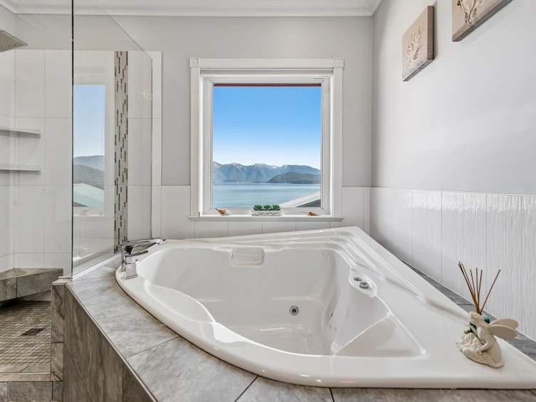 1128 Twin Isle Drive, Gibsons, BC, V0N 1V1 - 35