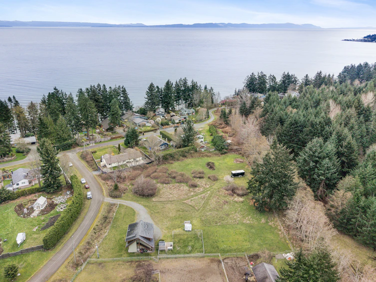 1705 Tames Road, Comox, BC, V9J 1Y2 - 4