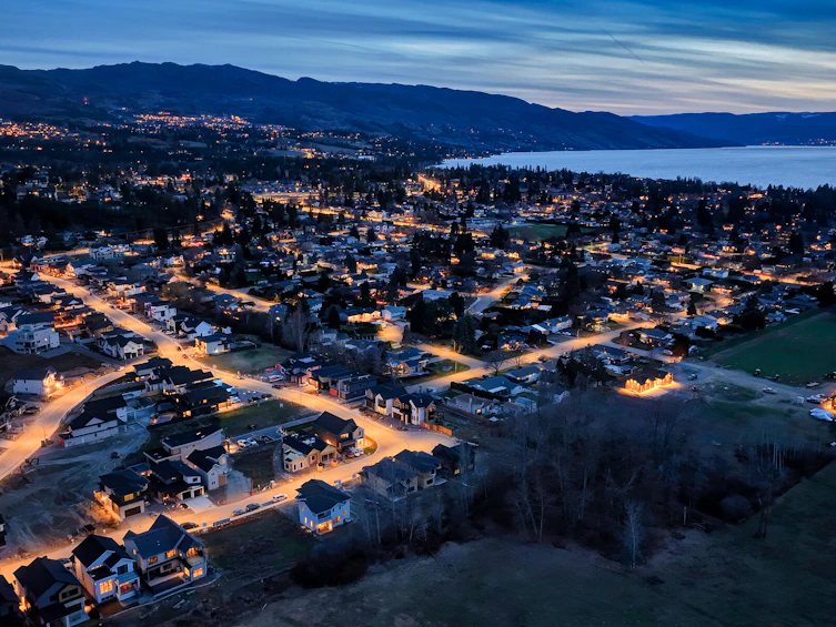 912 Bull Crescent, Kelowna, BC, V1W 4N2 - 9