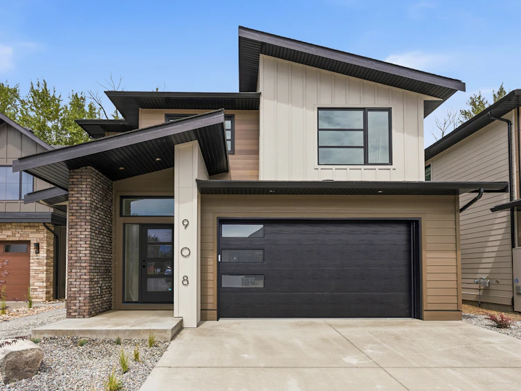 908 Bull Crescent, Kelowna, BC, V2Y 4N2 - 2