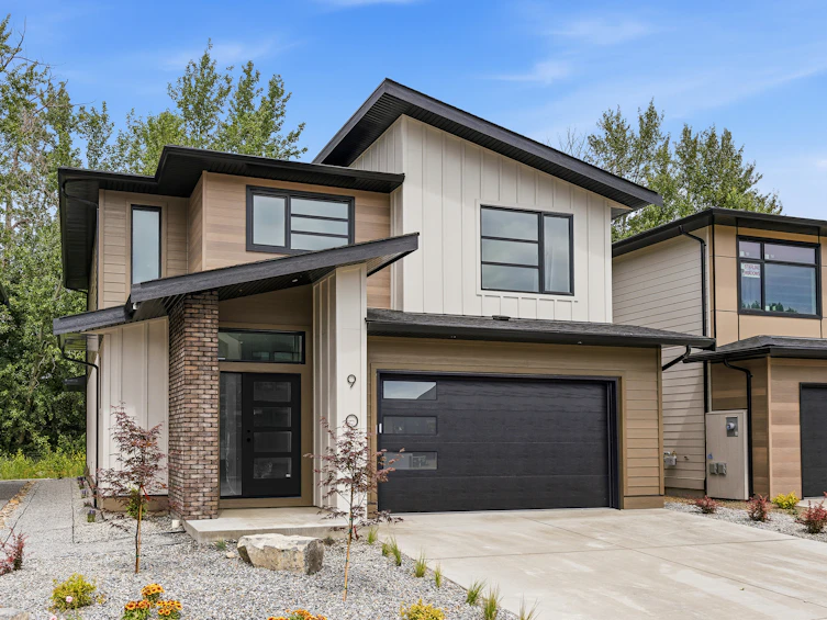 908 Bull Crescent, Kelowna, BC, V2Y 4N2