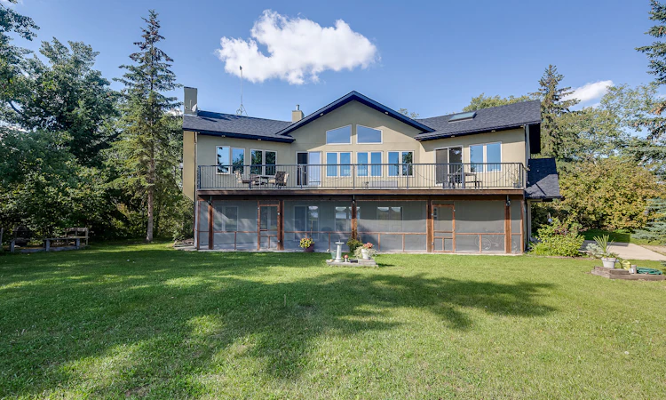 602 Pheasant Close