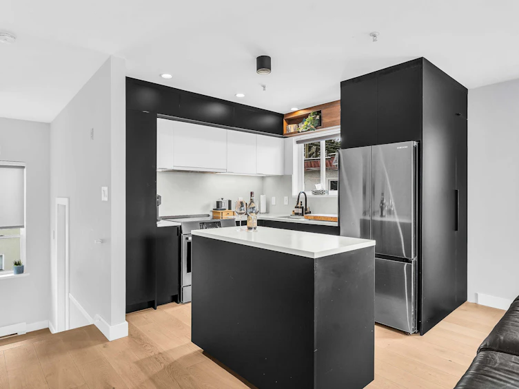 2168 Wall Street, Vancouver, BC, V5L 1B5 - 3
