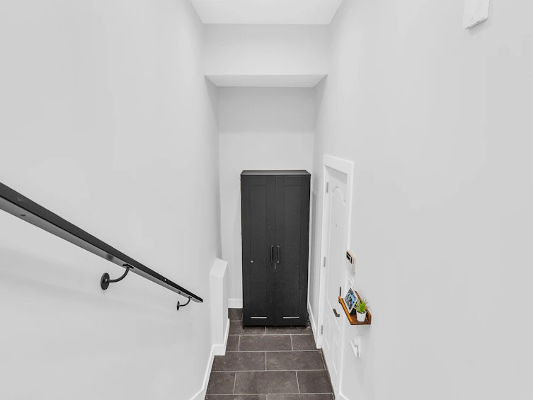 2168 Wall Street, Vancouver, BC, V5L 1B5 - 17