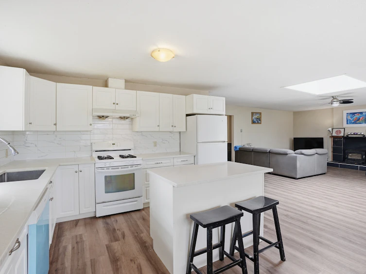 5707 Medusa Street, Sechelt, BC, V0N 3A0 - 14