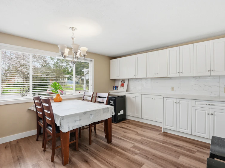5707 Medusa Street, Sechelt, BC, V0N 3A0 - 13