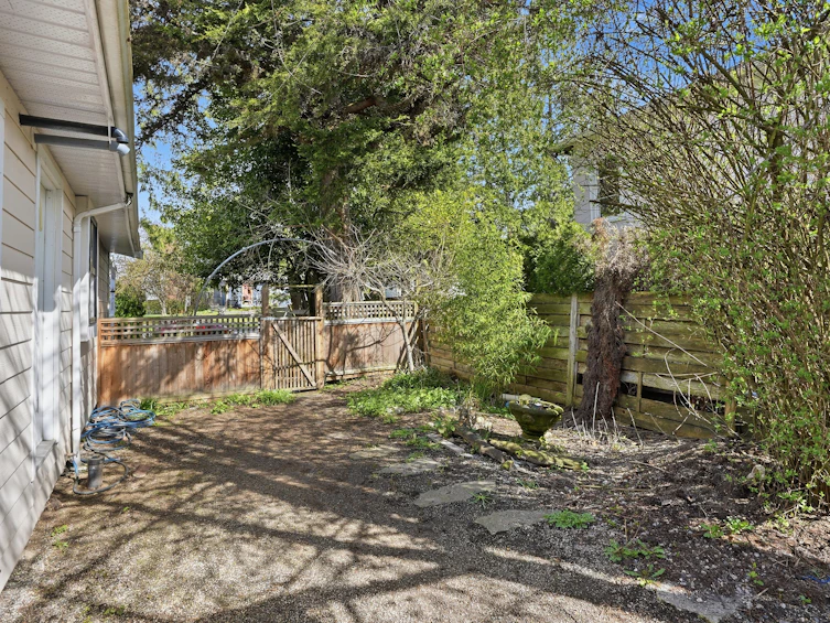 5707 Medusa Street, Sechelt, BC, V0N 3A0 - 24