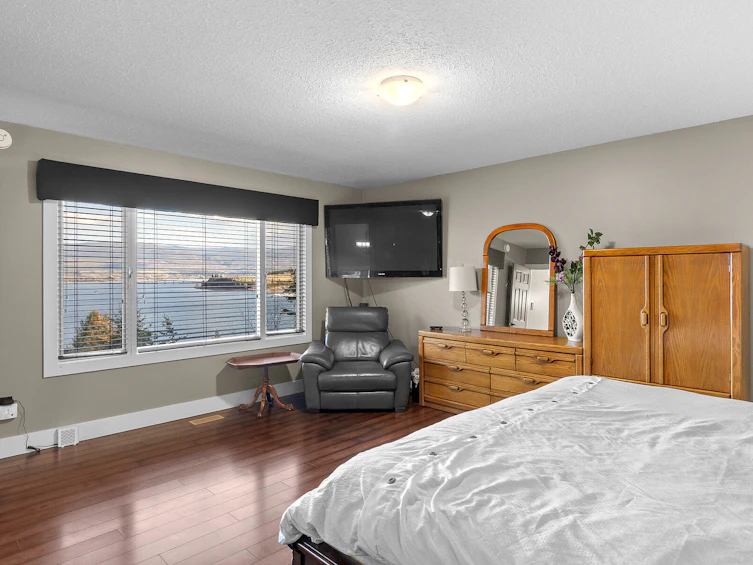 1084 S Westside Road, West Kelowna, BC, V1Z 3S1 - 15