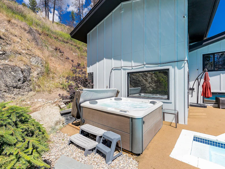 1084 S Westside Road, West Kelowna, BC, V1Z 3S1 - 39