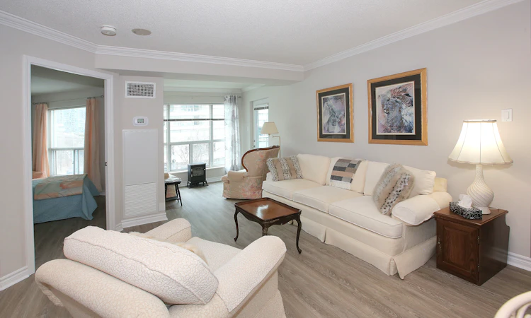 505-600 Queens Quay W