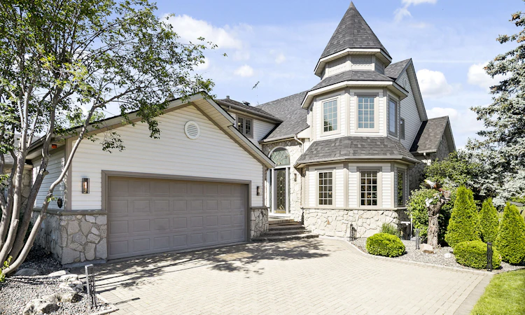 504 Gold Coast Drive