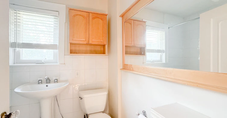 Upper-48 Lawrence Avenue W, Toronto, ON, M5M 1A4 - 16