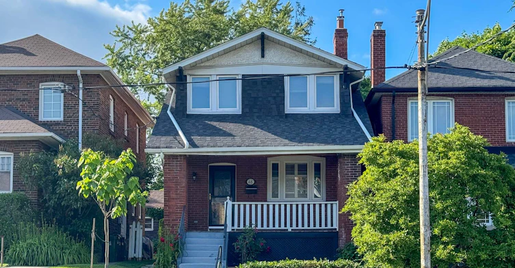 Upper-48 Lawrence Avenue W, Toronto, ON, M5M 1A4