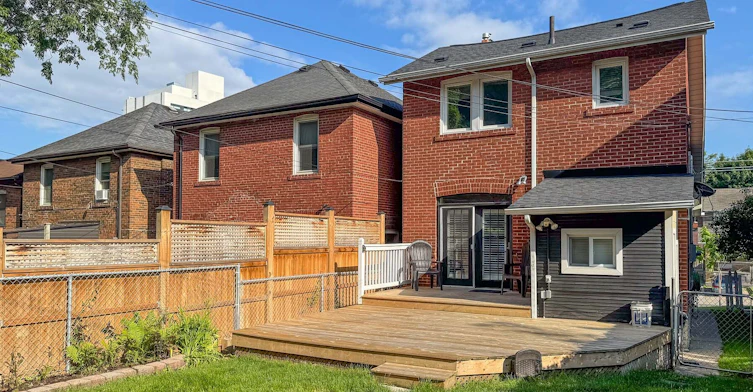 Upper-48 Lawrence Avenue W, Toronto, ON, M5M 1A4 - 19