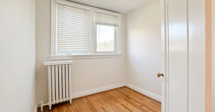 Upper-48 Lawrence Avenue W, Toronto, ON, M5M 1A4 - 14