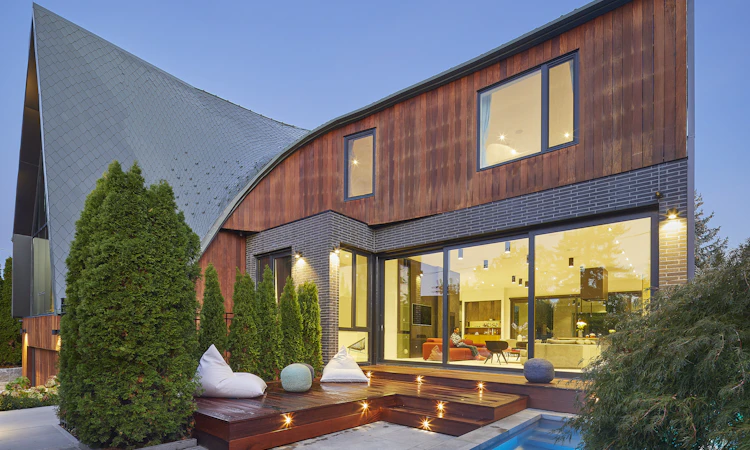 108 Stratford Crescent