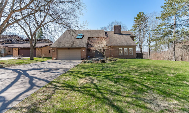 20 Ridgeview Court