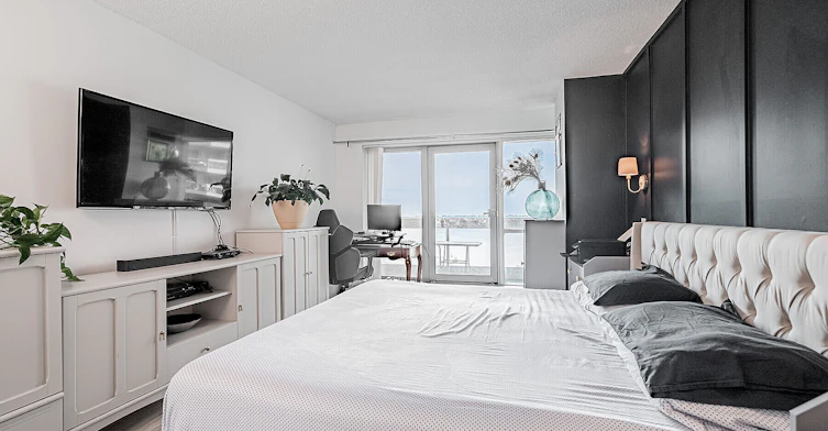 1012-10 Yonge Street, Toronto, ON, M5E 1R4 - 12