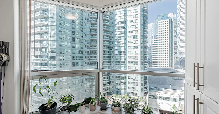 1012-10 Yonge Street, Toronto, ON, M5E 1R4 - 11