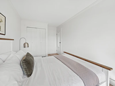 207-235 W 4th Street - 4