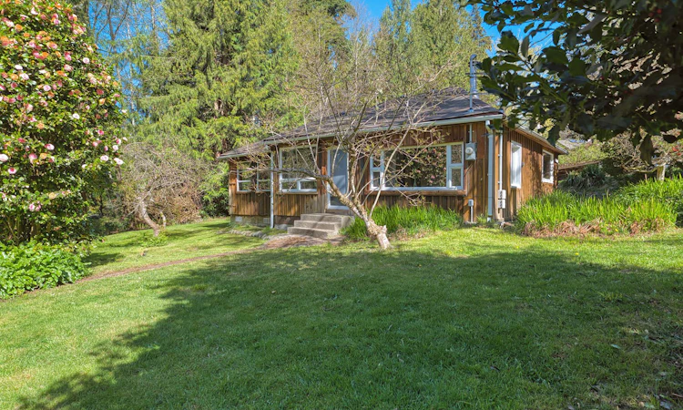 8200 Redrooffs Road