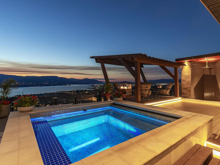 722 Kuipers Crescent, Kelowna, BC, V1W 5B2 - 2