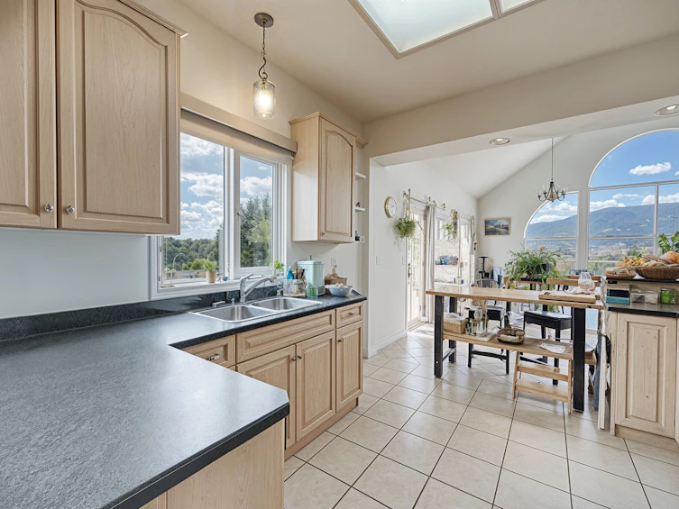 1282 Corbishley Avenue, Penticton, BC, V2A 8V2 - 8