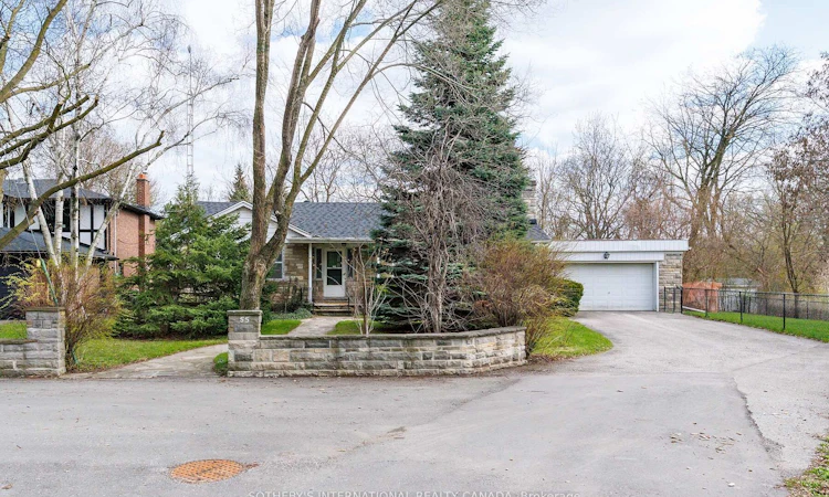 55 Van Dusen Boulevard