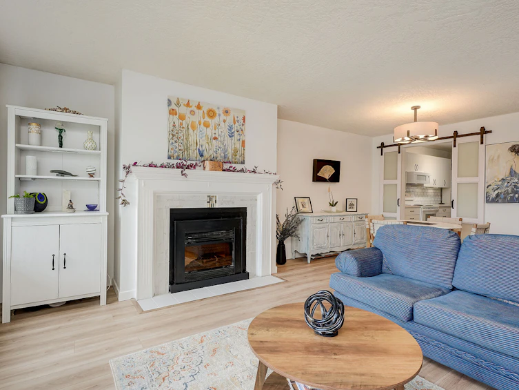 41-909 Admirals Road, Esquimalt, BC, V9A 2P1 - 4