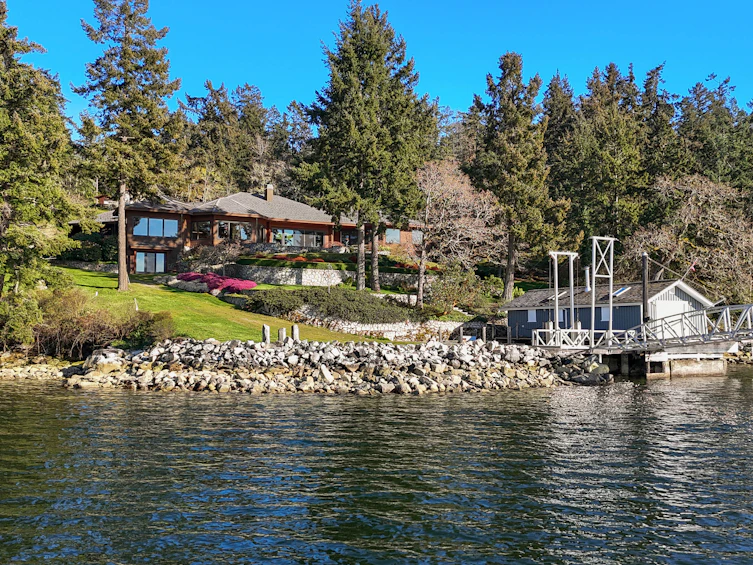 8440 Lawrence Road, Central Saanich, BC, V8M 1S5