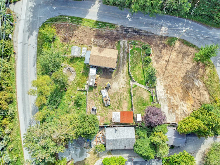 7712 Fawn Road, Halfmoon Bay, BC, V7Z 1C4 - 2