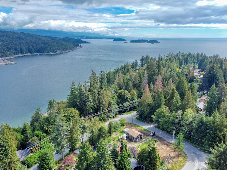 7712 Fawn Road, Halfmoon Bay, BC, V7Z 1C4