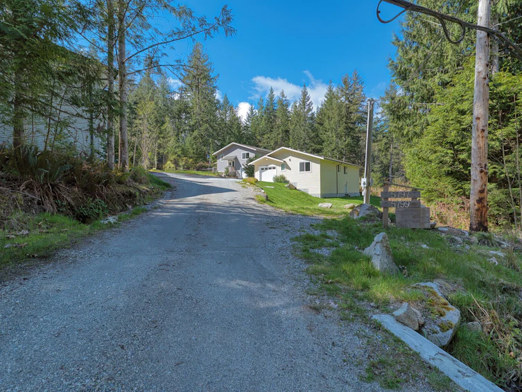 5797-5799 Sandy Hook Road, Sechelt, BC, V7Z 0P1 - 33